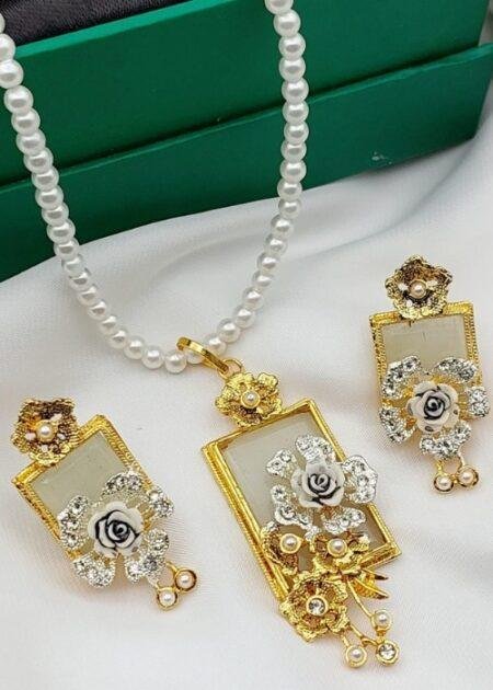 Egyptian Locket Set - white