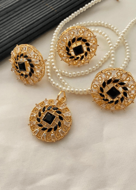 Egyptian Locket Set 010