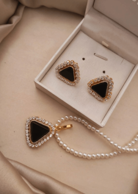 Egyptian Locket Set 011